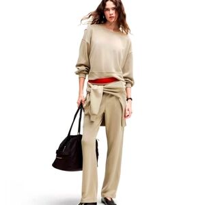 LULULEMON  PERFECTLY Oversized  SoftStreme Crewneck - Mid length